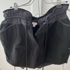 Aritzia skirt